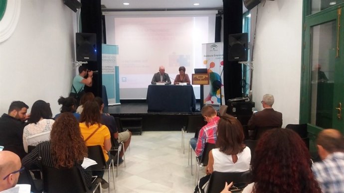 Emprendedores-creativos en unas jornadas de networking