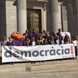 Diputados de ERC, PDeCAT y En Comú en defensa del referéndum