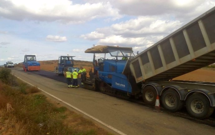 La DPZ está arreglando la carretera que une Ateca y Moros 