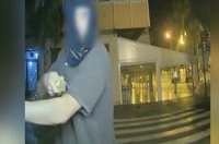 Detenido en Torrevieja por atracar a un hombre en un cajero con un gran cuchillo y un calzoncillo en la cabeza