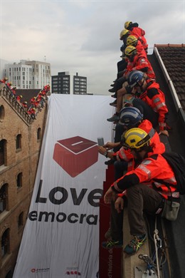 Bombers es manifesten pel referèndum