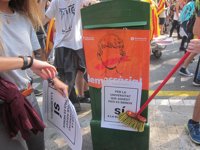 1-O.- Los estudiantes al final de la manifestación: "A más represión, más campaña"