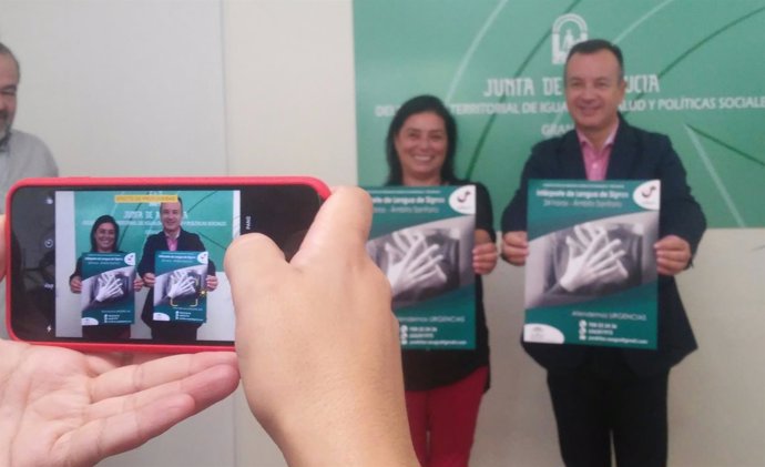 Presentación del servicio de lengua de signos del servicio sanitario de Granada