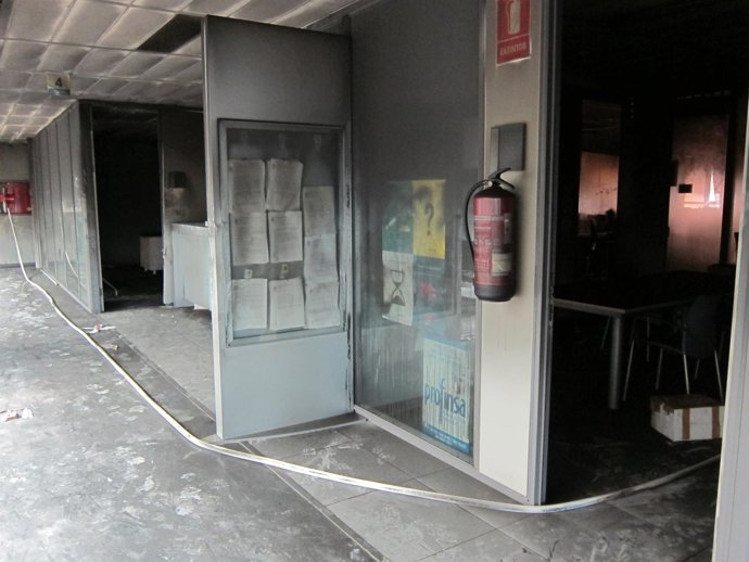 Pasillo de la Ciudad de la Justicia afectado por el fuego            