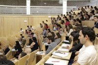 La Junta y la Universidad de Granada reúnen a 140 jóvenes estudiantes en jornadas de apoyo a la carrera investigadora