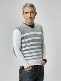 El periodista Jon Sistiaga imparte la lección inaugural de la Facultad de Comunicación de la Hispalense