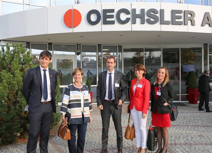 Tapia en su visita a Oechsler.