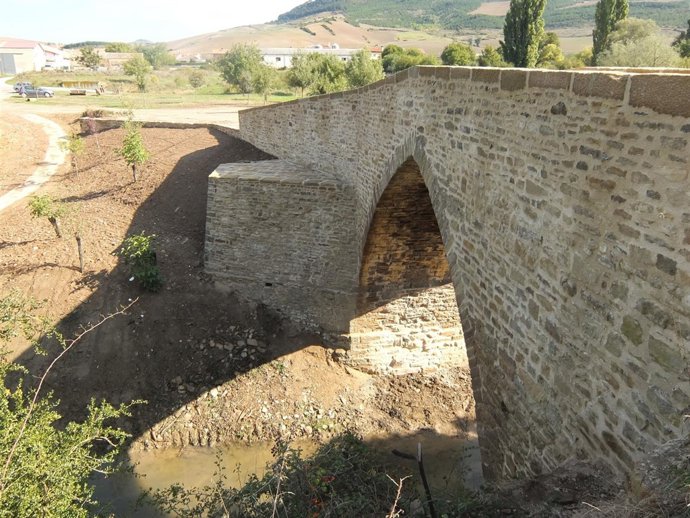 Puente medieval de Salinas de Ibargoiti
