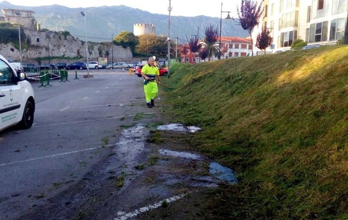 Labores de limpieza en el Sablón