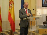 Lambán advierte de que no tolerará que la solución para Cataluña "sea a costa de Aragón"