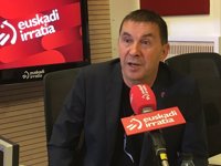 Otegi dice que ahora en Batasuna se reconoce que es "más eficaz" la vía pacífica y que Cataluña es la muestra