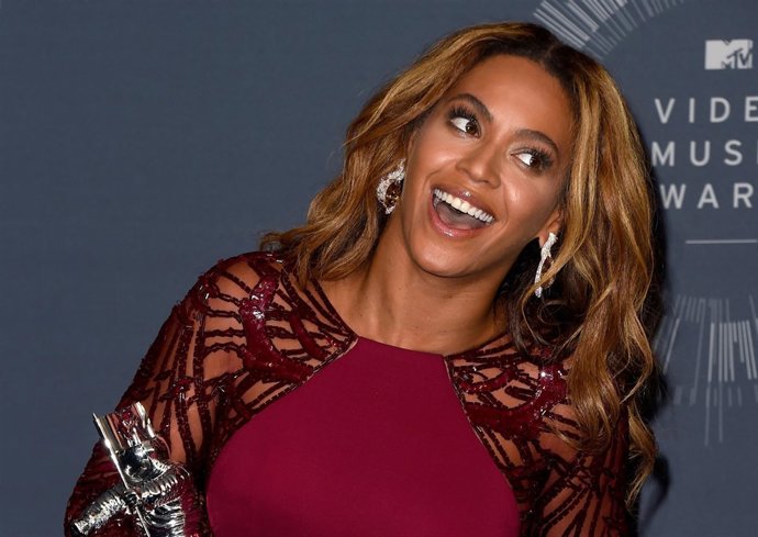 Beyoncé de reina de los nenes a reina de los memes por Mi gente