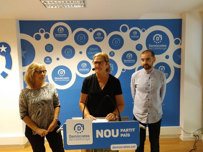 Els dirigents de Demòcrates Núria de Gispert, Gerard Ardanuy i Mercè Jou