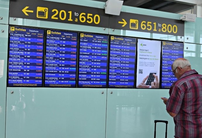 Panells informatius de l'Aeroport de Barcelona