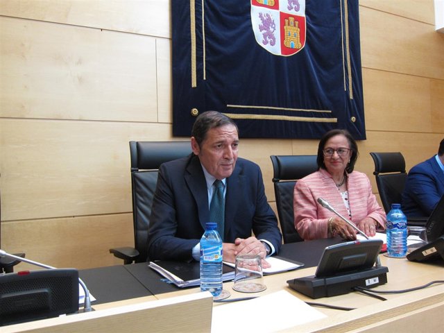 Sáez Aguado comparece en las Cortes