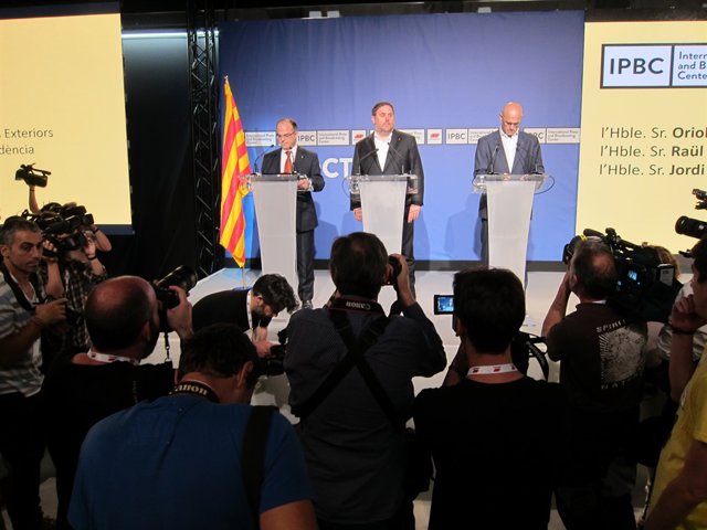 Consellers de la Generalitat Jordi Turull i Raül Romeva, vicepte.Oriol Junqueras