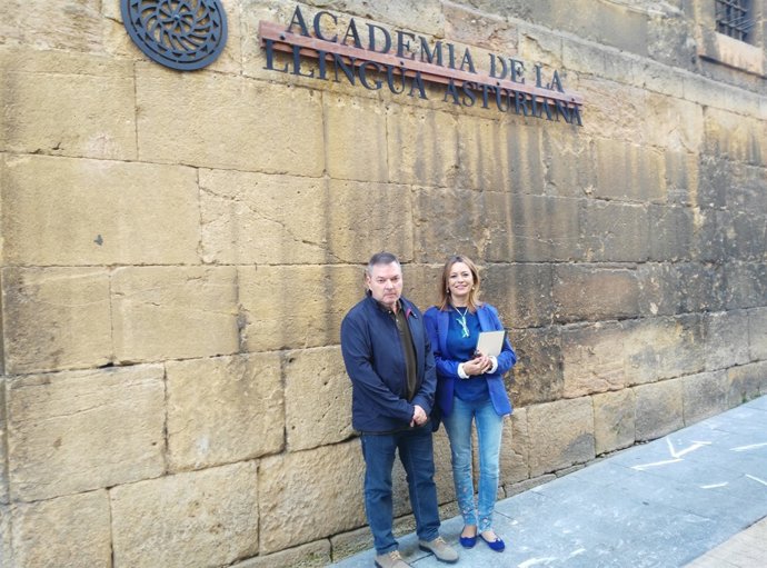 González Riaño y Ángela Vallina.