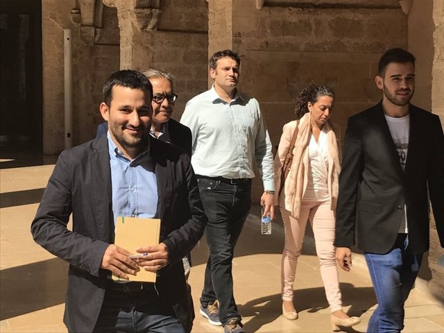 Los portavoces del Botànic presentan junto a Marzà su ley de plurilingüismo