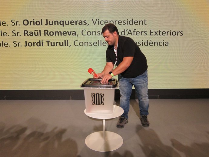 Urna per al referèndum de el 1-O