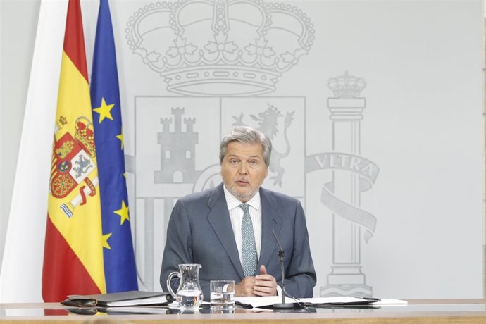 Iñigo Méndez de Vigo tras el Consejo de Ministros