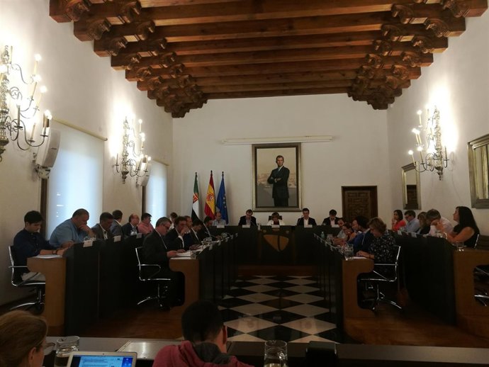 Pleno de septiembre en la Diputación de Cáceres