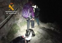 La Guardia Civil rescata a una senderista que se desorientó en el Canal de Pedabejo de Picos de Europa
