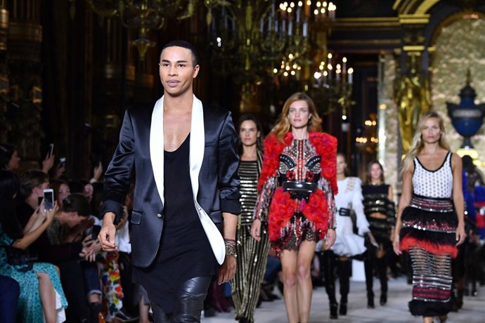 775028743EG00088_Balmain_Ru