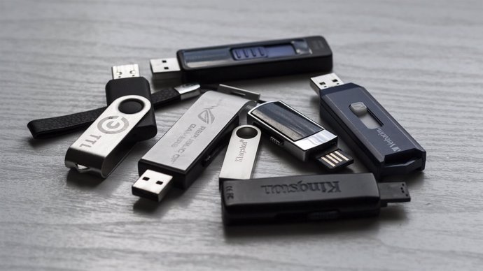 USB, pendrives