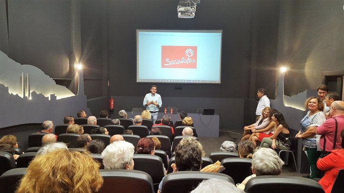 Encuentro de José Luis Sánchez Teruel con militantes del PSOE