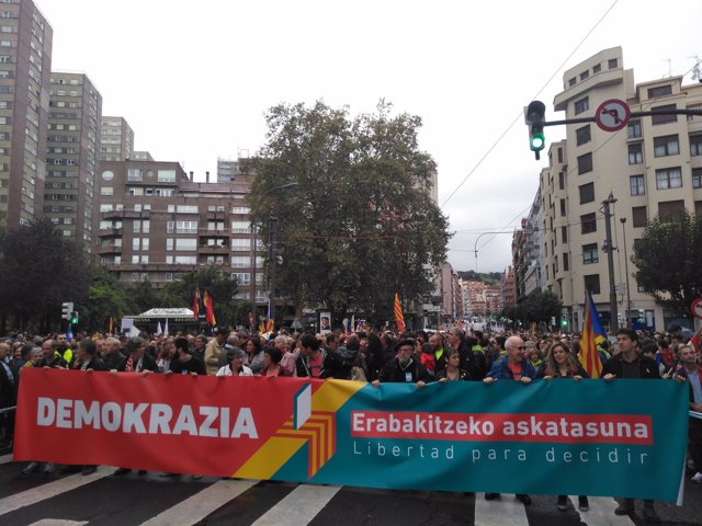 Manifestación de apoyo al referéndum catalán en Bilbao
