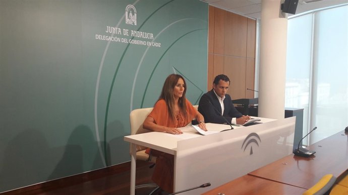 Gema Pérez informa sobre las ayudas a los artesanos