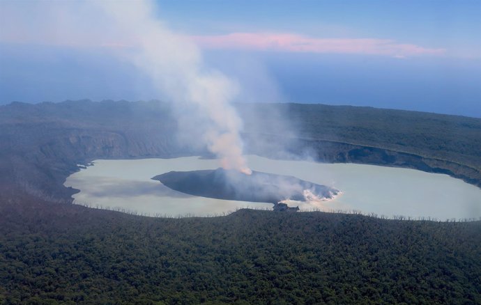 Erupción del volcán Manaro Voui en Vanuatu