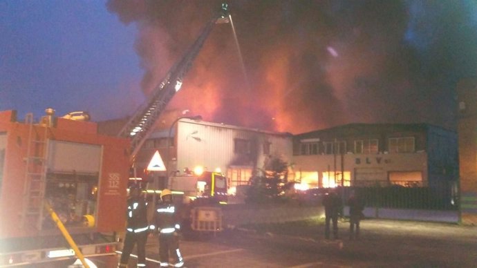 Incendio en un bazar chino de Cartes 