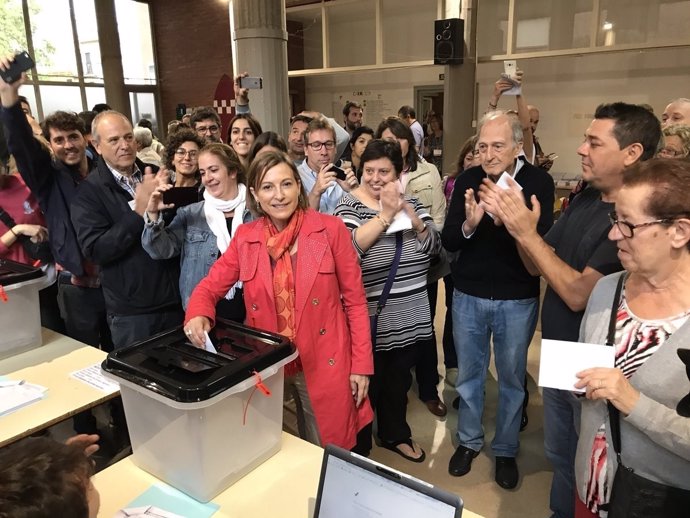 La presidenta C.Forcadell vota en Sabadell durante el 1-O