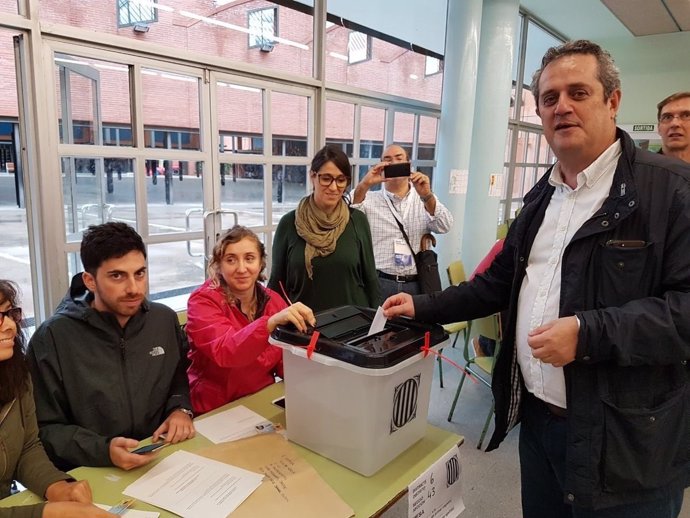 El conseller de Interior Joaquim Forn vota 
