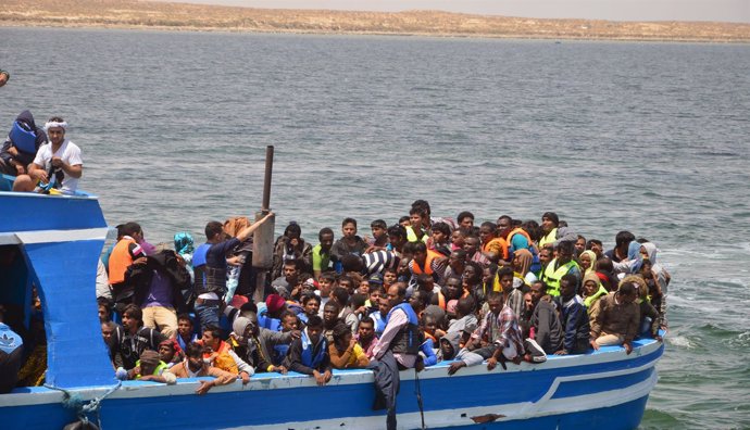 Inmigrantes rescatados por la Marina de Túnez