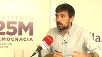 Espinar no cree que se pueda obligar a los concejales de Ahora Madrid a "cumplir" también con Podemos