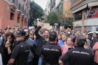 Más de 3.000 personas protestan en Palma contra la violencia en Cataluña