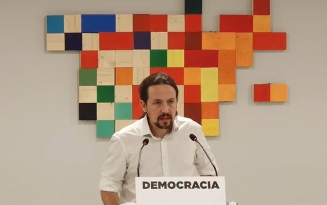 El secretari general de Podem, Pablo Iglesias, en roda de premsa per el 1-O