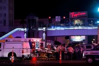 Al menos 20 muertos y más de cien heridos por un tiroteo durante un concierto junto a un casino de Las Vegas