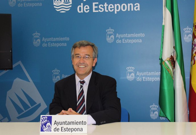 El alcalde de Estepona, José María García Urbano