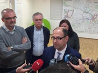 Vélez (PSOE) cree que el sábado se cometieron errores pero no se suma a la petición de dimisión del subdelegado