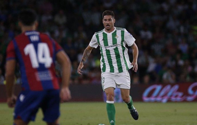 Javi García en el Betis - Llevant