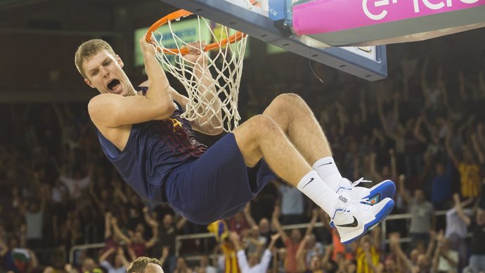 Vezenkov en el Baskonia - Barcelona