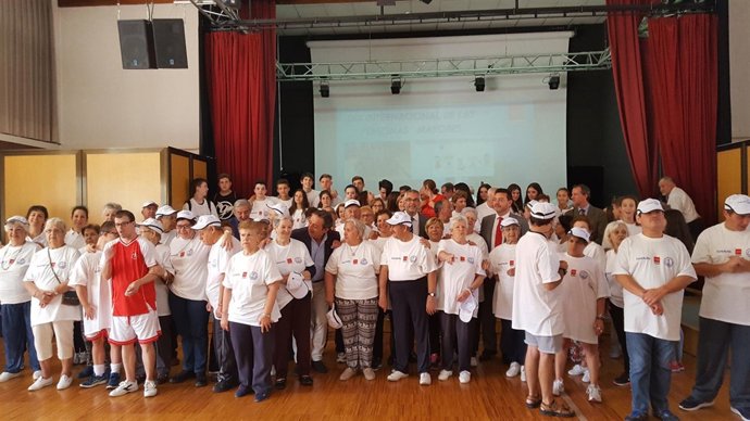 Nota Y Fotos: La Comunidad Pone En Marcha La Biblioteca Del Mayor En Residencias