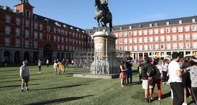 La Plaza Mayor con césped