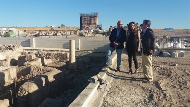 Visita al edificio cristiano del yacimiento arqueológico de Cástulo.