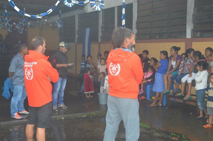 Bomberos en una de sus actuaciones en Guatemala