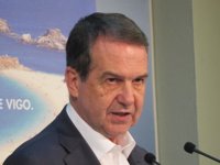 Caballero proclama que "es tiempo de que la política actúe" tras el "burdo simulacro" de referéndum