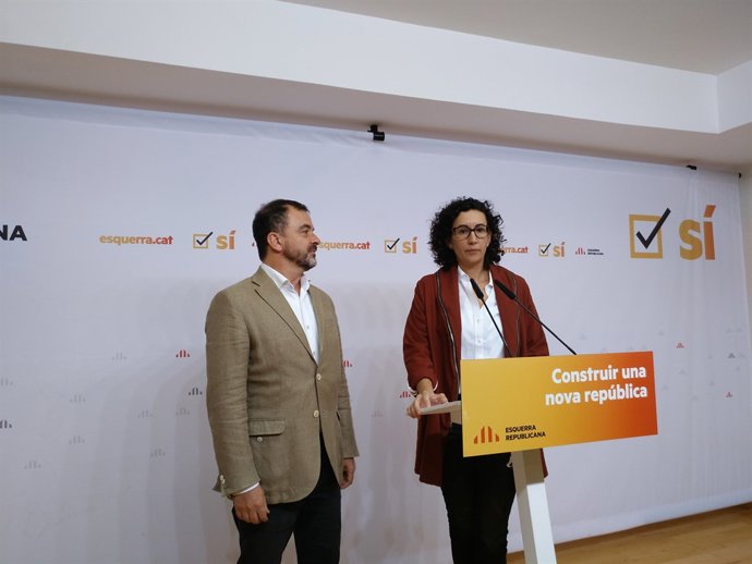 La secretària general d'ERC, Marta Rovira, i Alfred Bosch